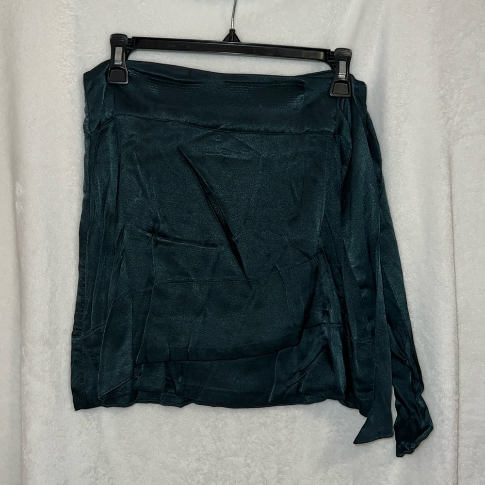 Gianni Bini mini wrap skirt with side zipper and tie waist